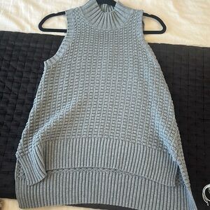 Mock neck sleeveless sweater